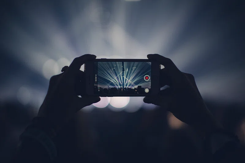 Navigating the ‘Gram: Reels vs. Live – Choosing the Right Tool for Your Instagram Throne